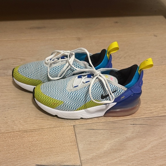 Nike Air 270 Kids size 2Y